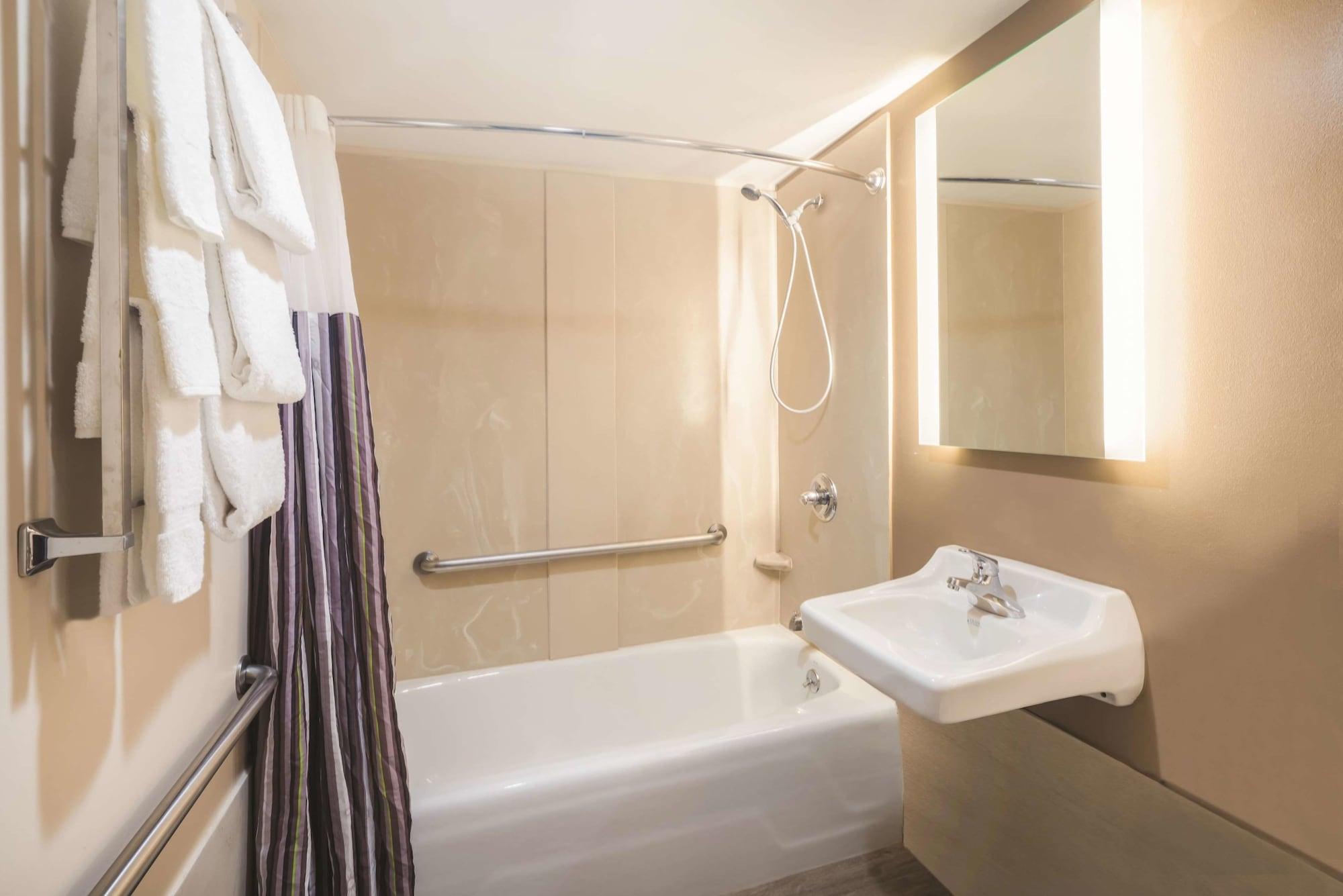 La Quinta By Wyndham Brooklyn Downtown Hotel New York Exterior photo